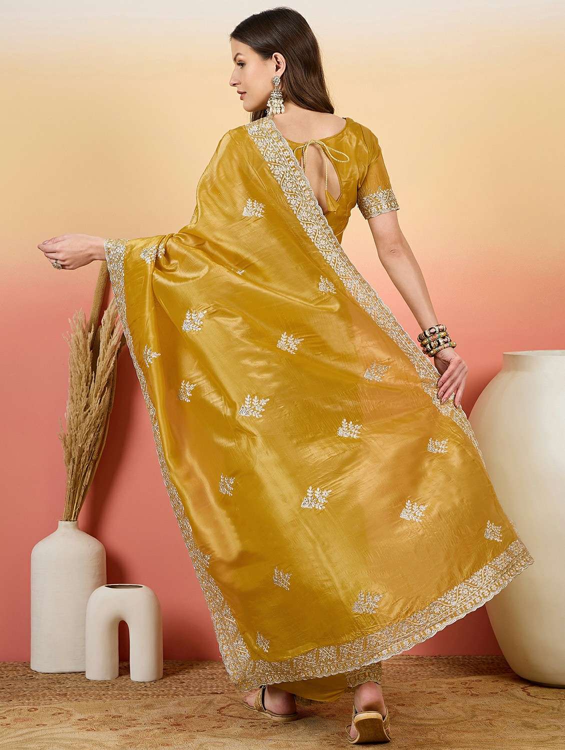 Women Solid With Work Embroidered Saree With Blouse - 22424698 -  Standard Image - 3
