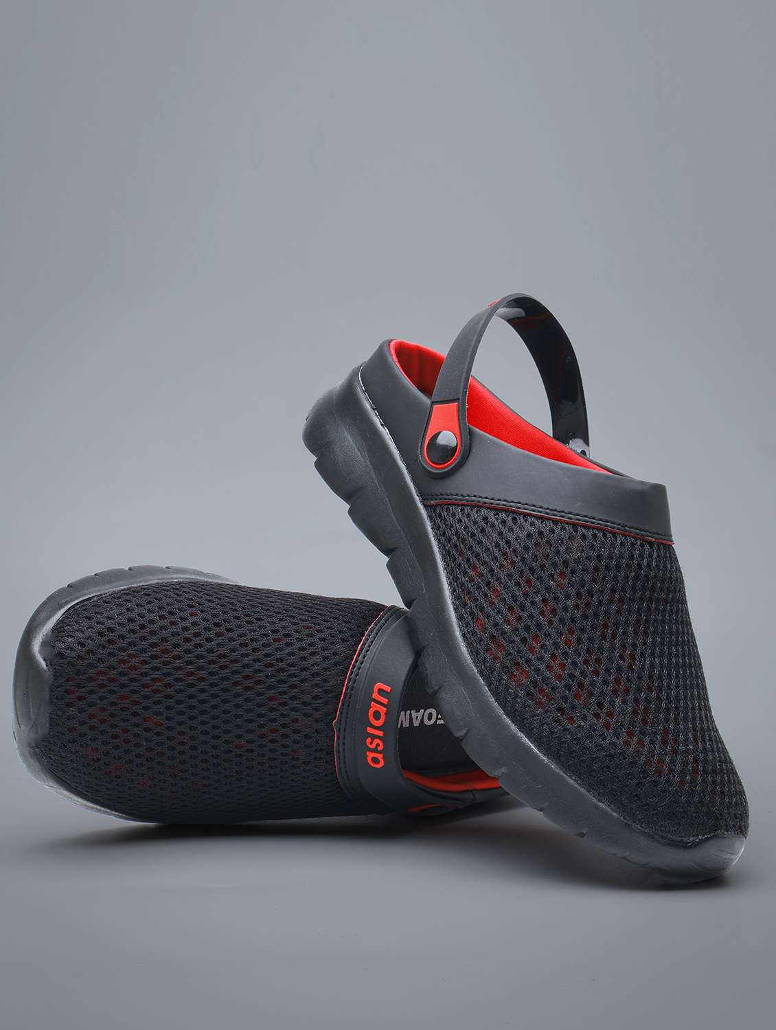 men textured slip on clogs