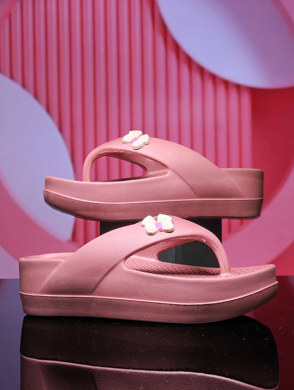 women solid open toe flip flop