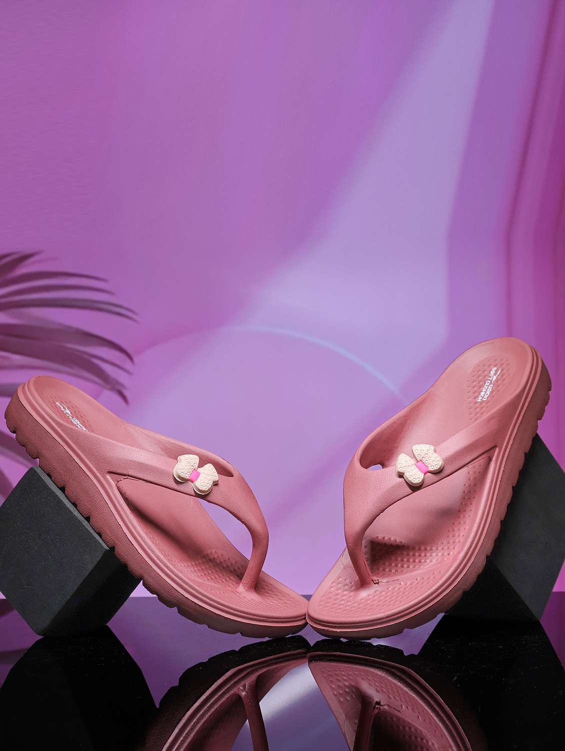 women pink slippers flip flop
