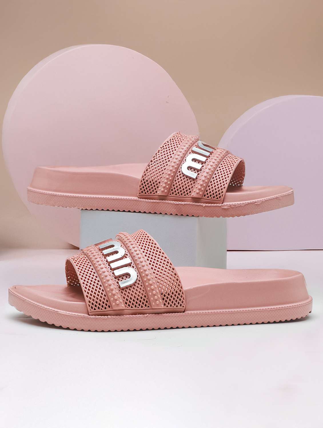 women textured slip on slider