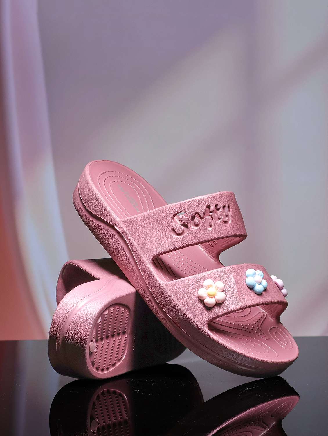 women pink slippers flip flop