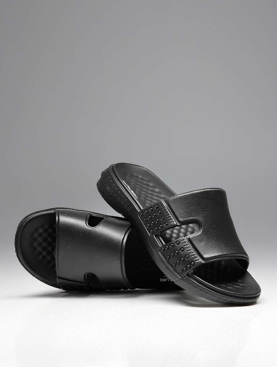 men textured slip on slider