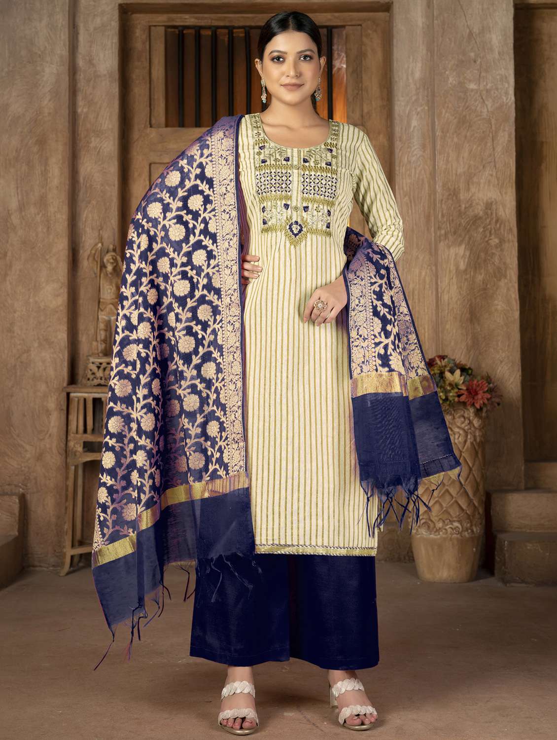 women striped unstitched suit set
