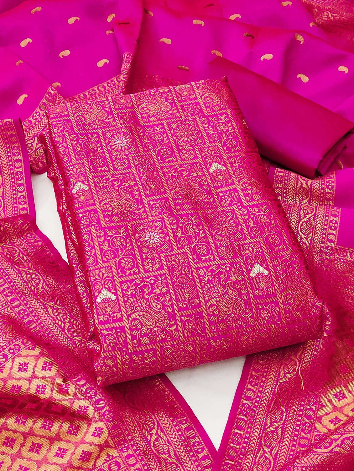 women self design unstitched suit set