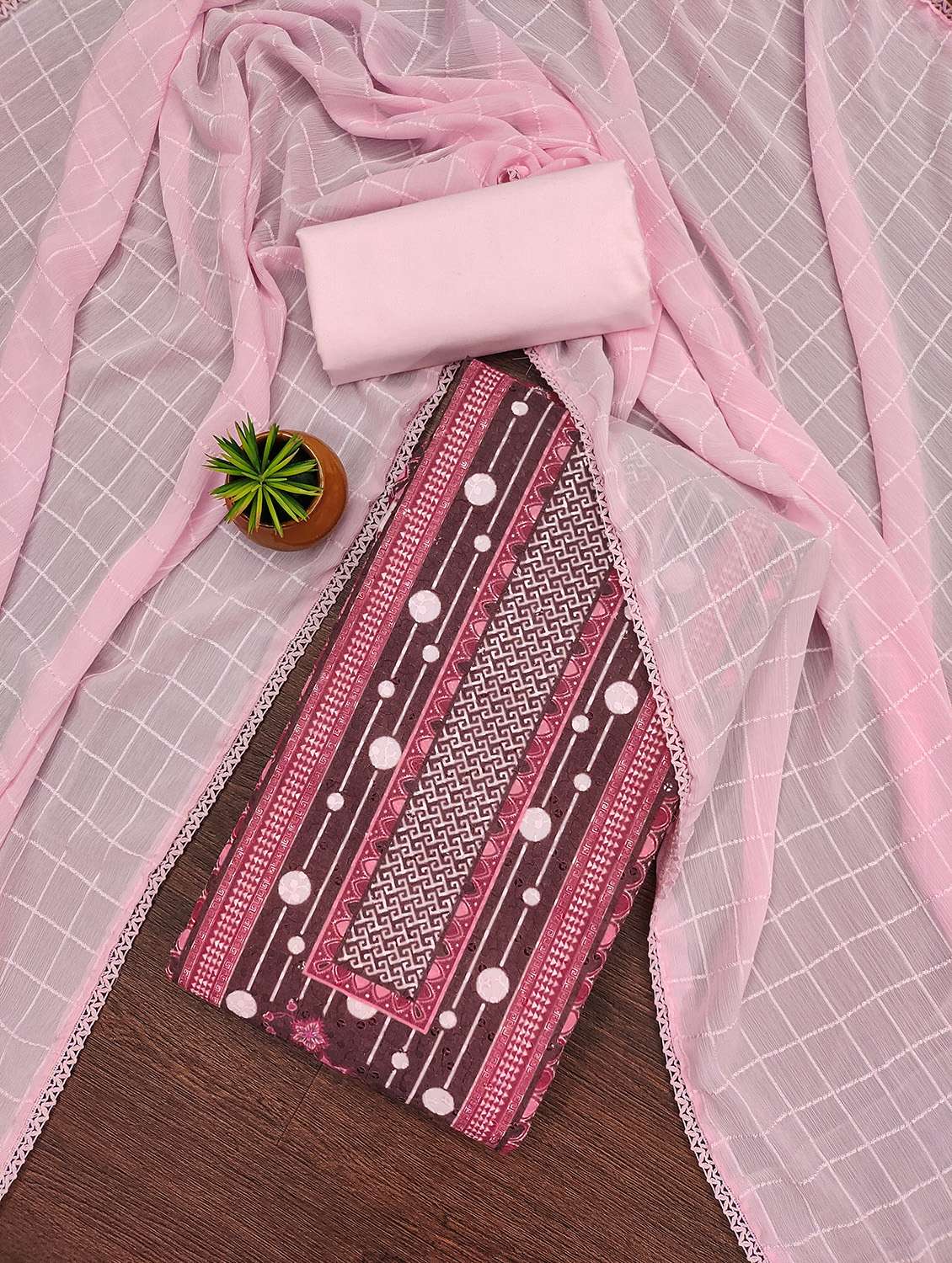 women printed unstitched suit set