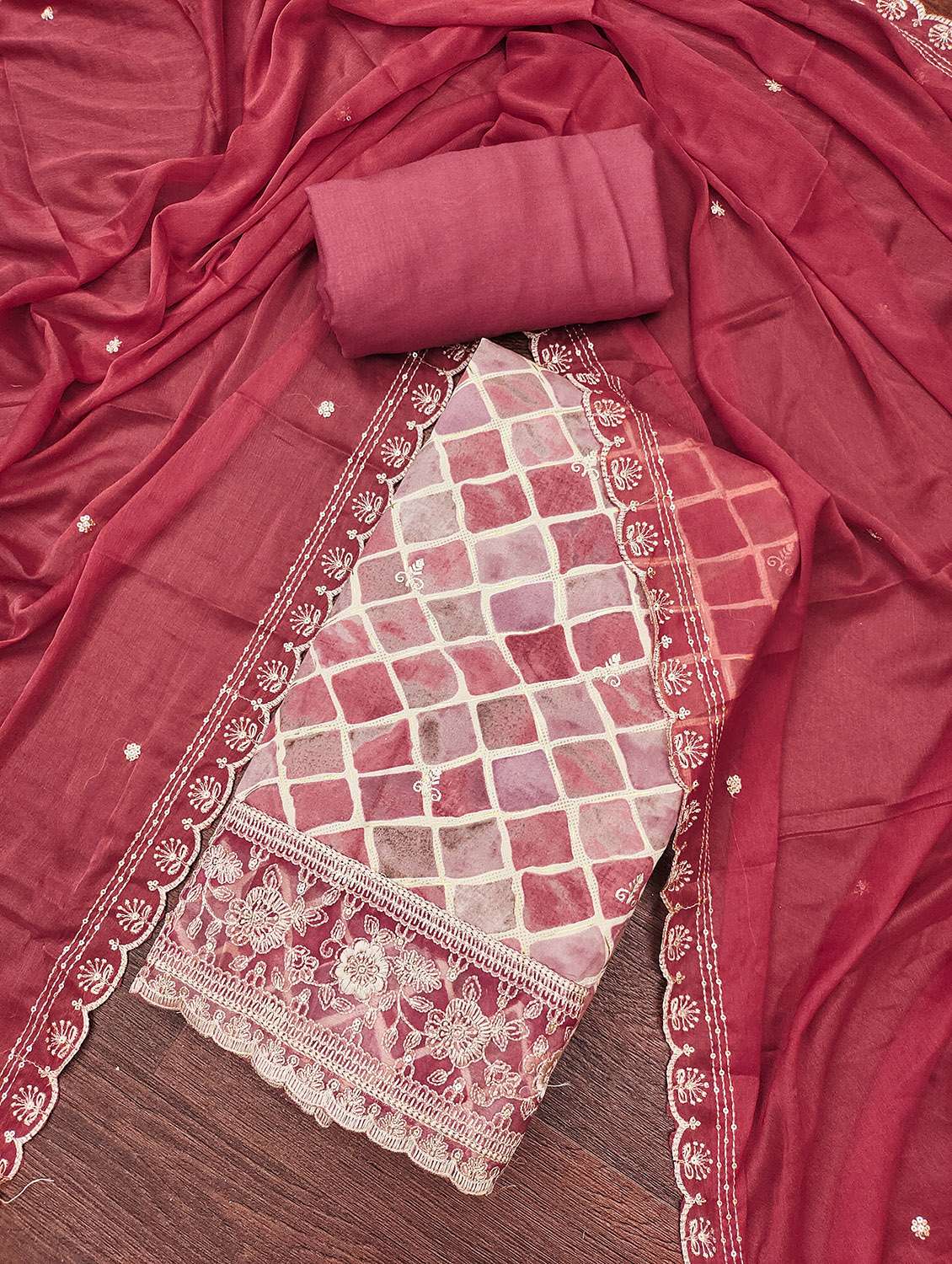 women printed unstitched suit set