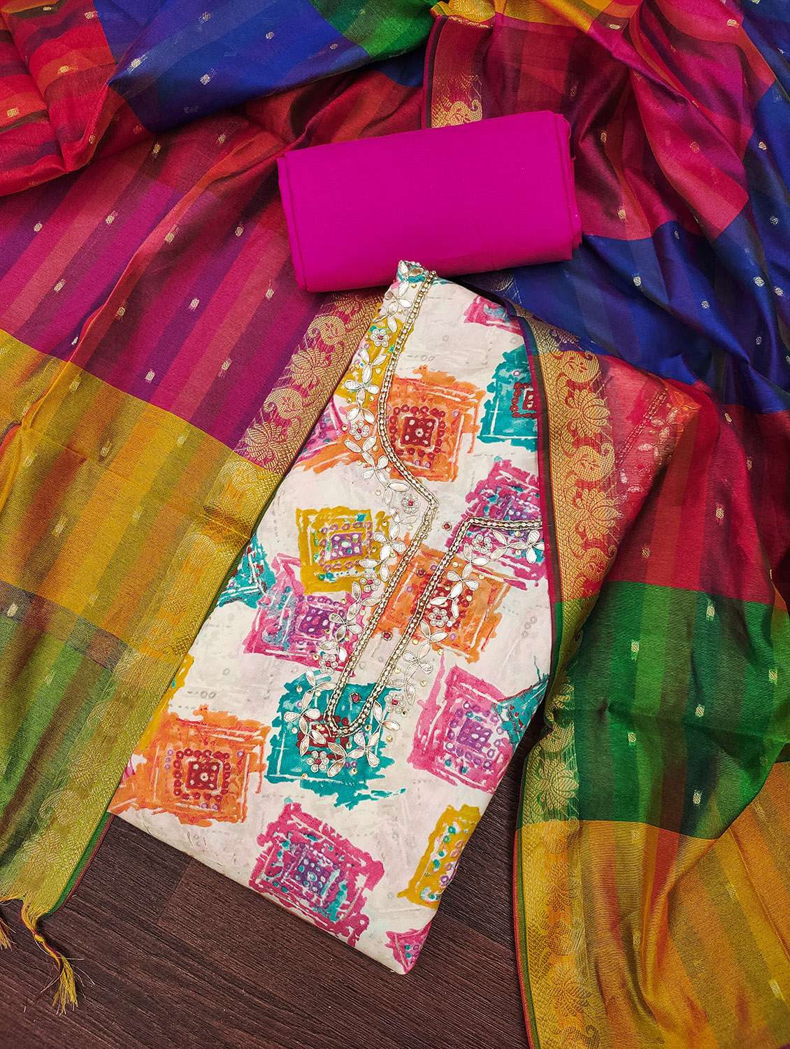 women printed unstitched suit set