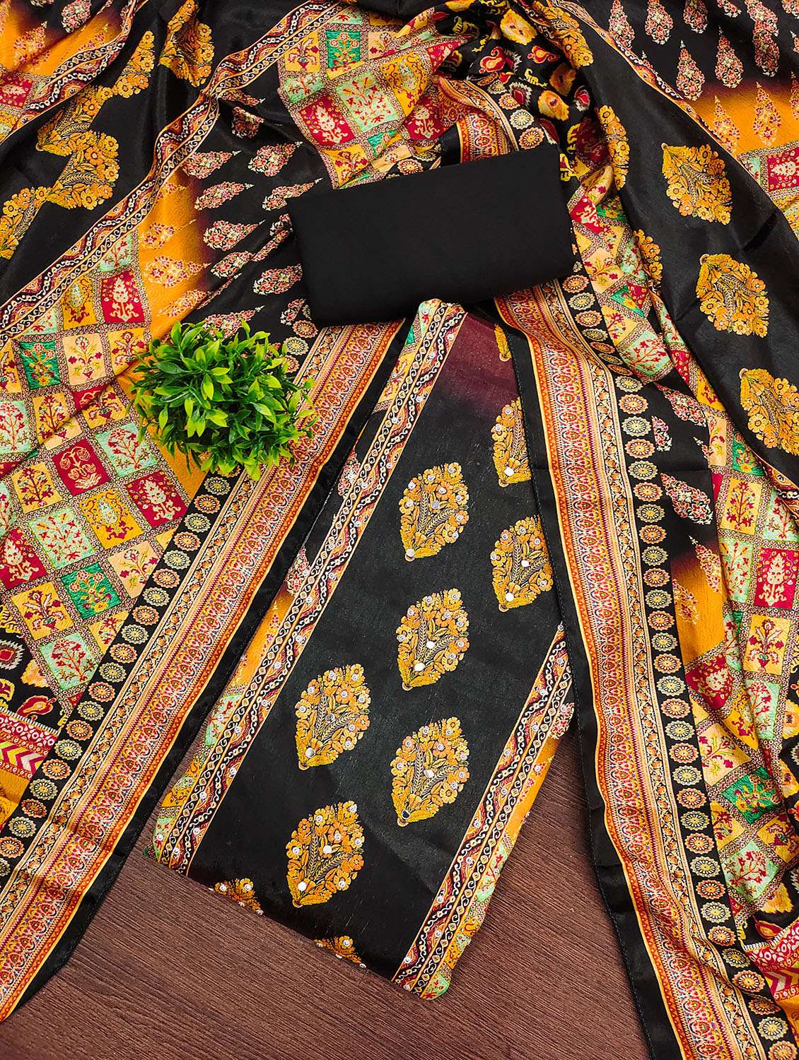 women printed unstitched suit set