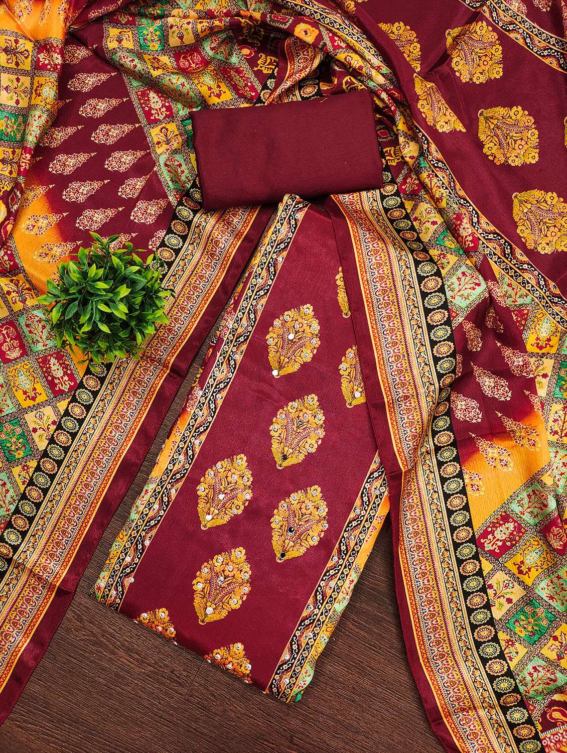 women printed unstitched suit set