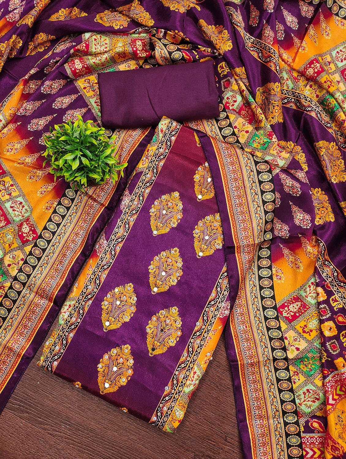 women printed unstitched suit set