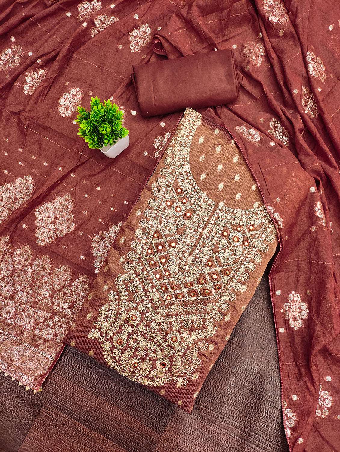 women self design unstitched suit set