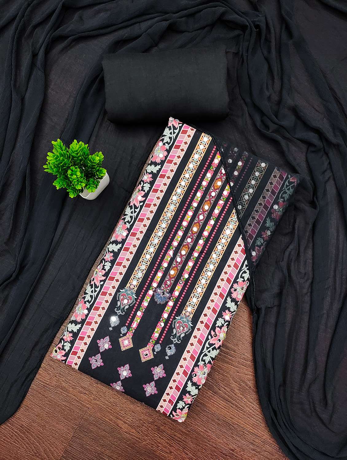 women printed unstitched suit set