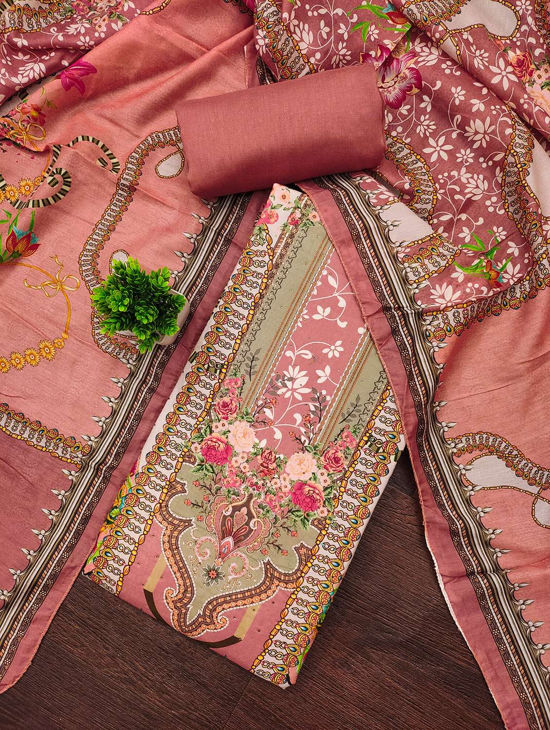 women printed unstitched suit set