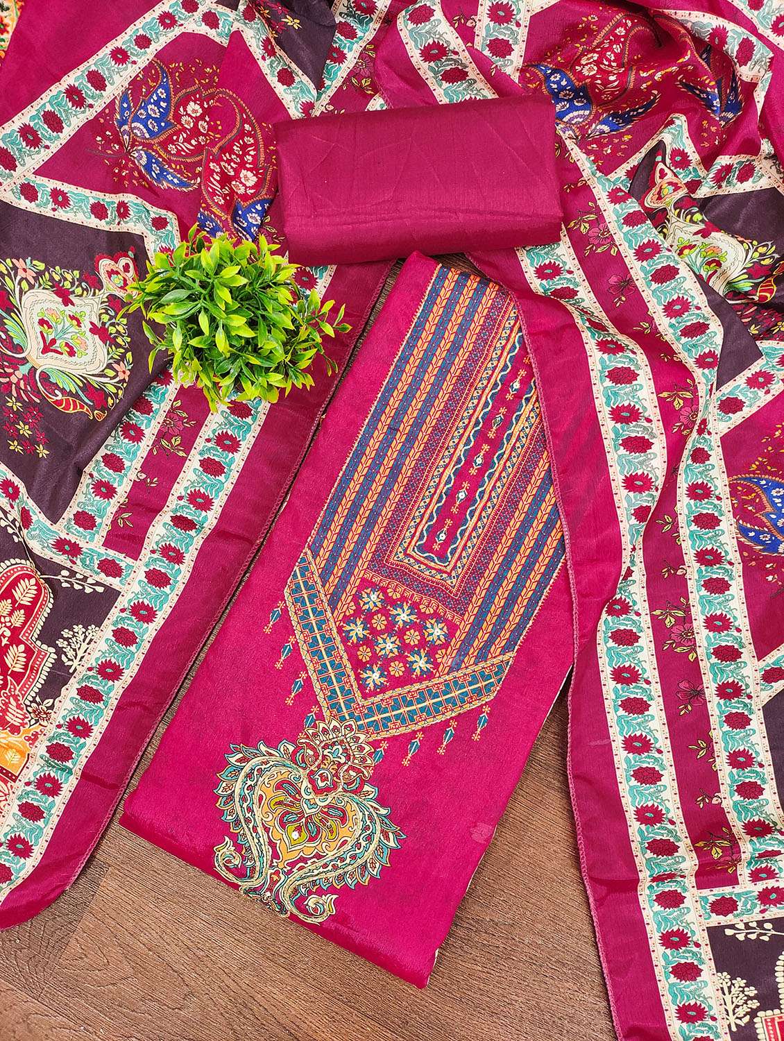 women printed unstitched suit set