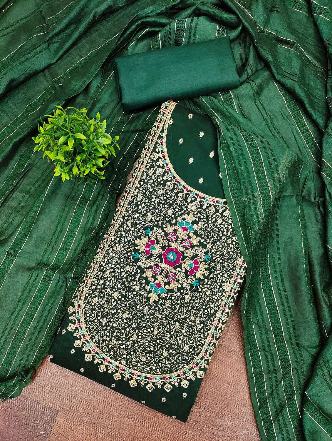 women self design unstitched suit set