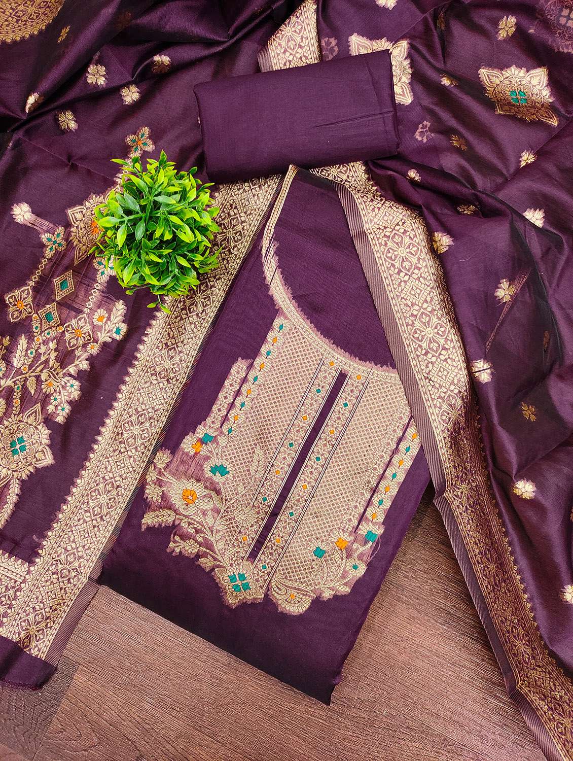 women self design unstitched suit set