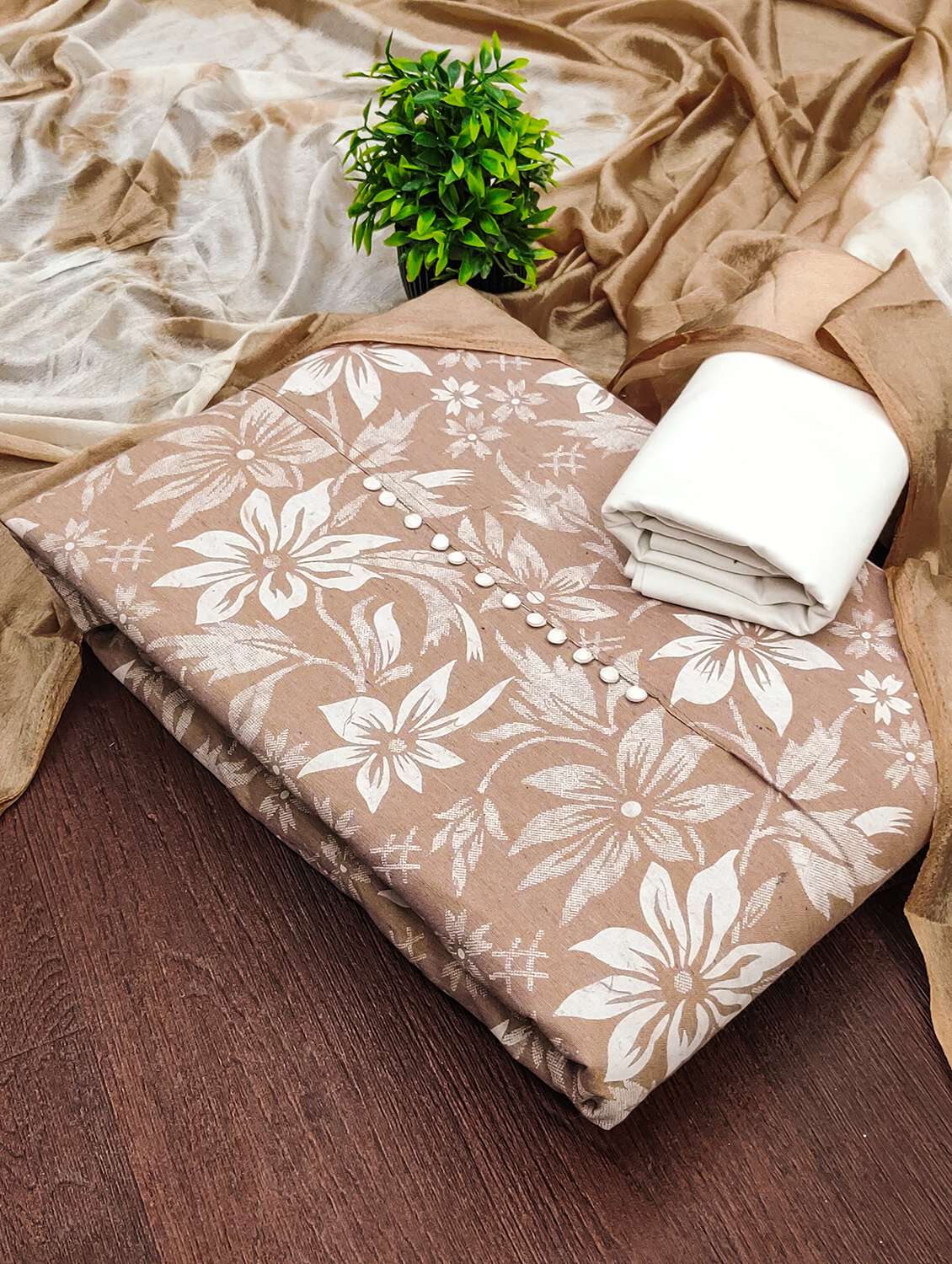 women floral printed unstitched suit set