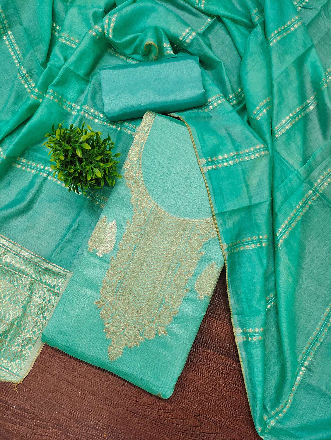 women self design unstitched suit set