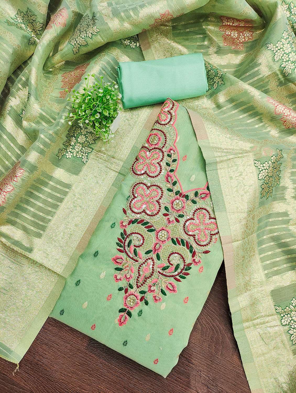 women self design unstitched suit set