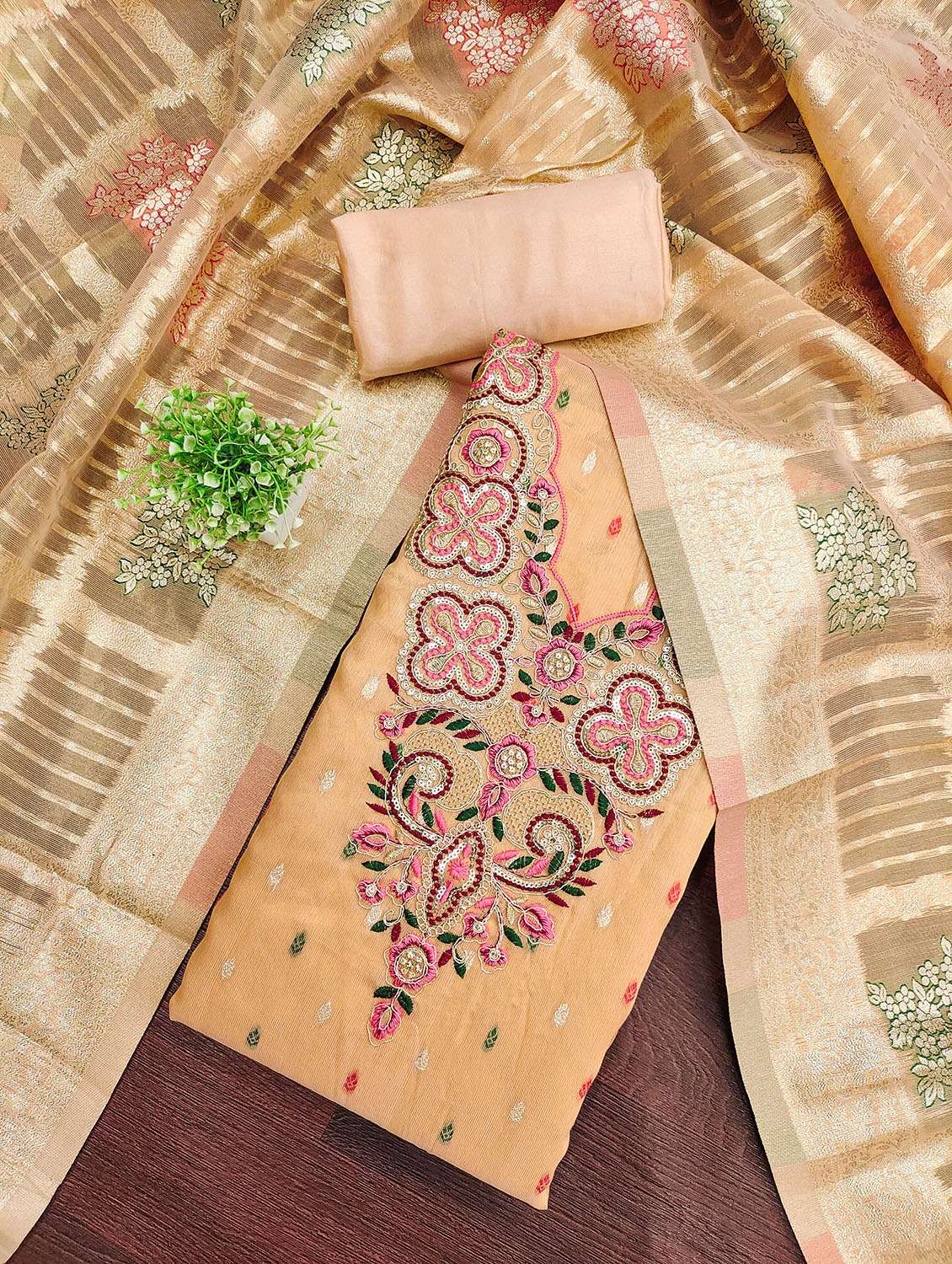 women self design unstitched suit set