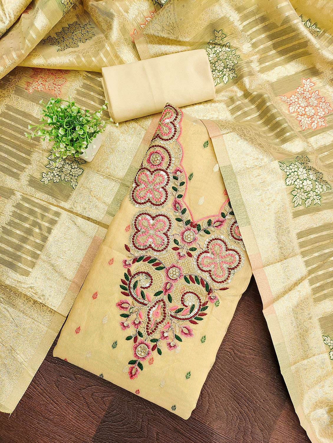 women self design unstitched suit set