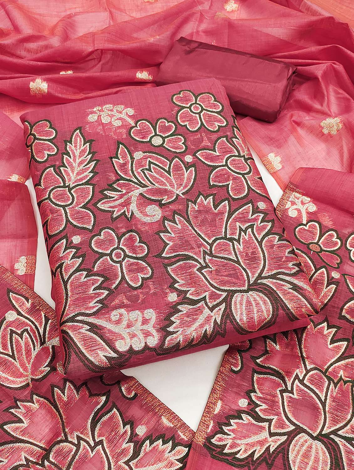women self design unstitched suit set