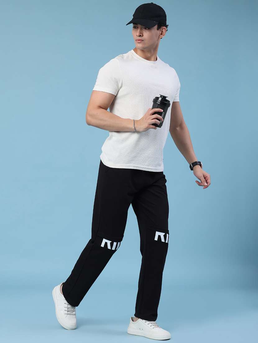 Men Solid Round Neck Slim Fit T-shirt - 22433315 -  Standard Image - 5