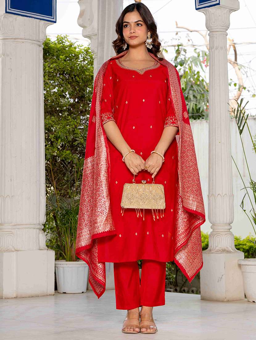 women solid with work three quarter sleeve kurta pant with dupatta set