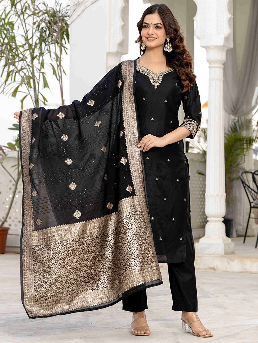 women solid with work three quarter sleeve kurta pant with dupatta set