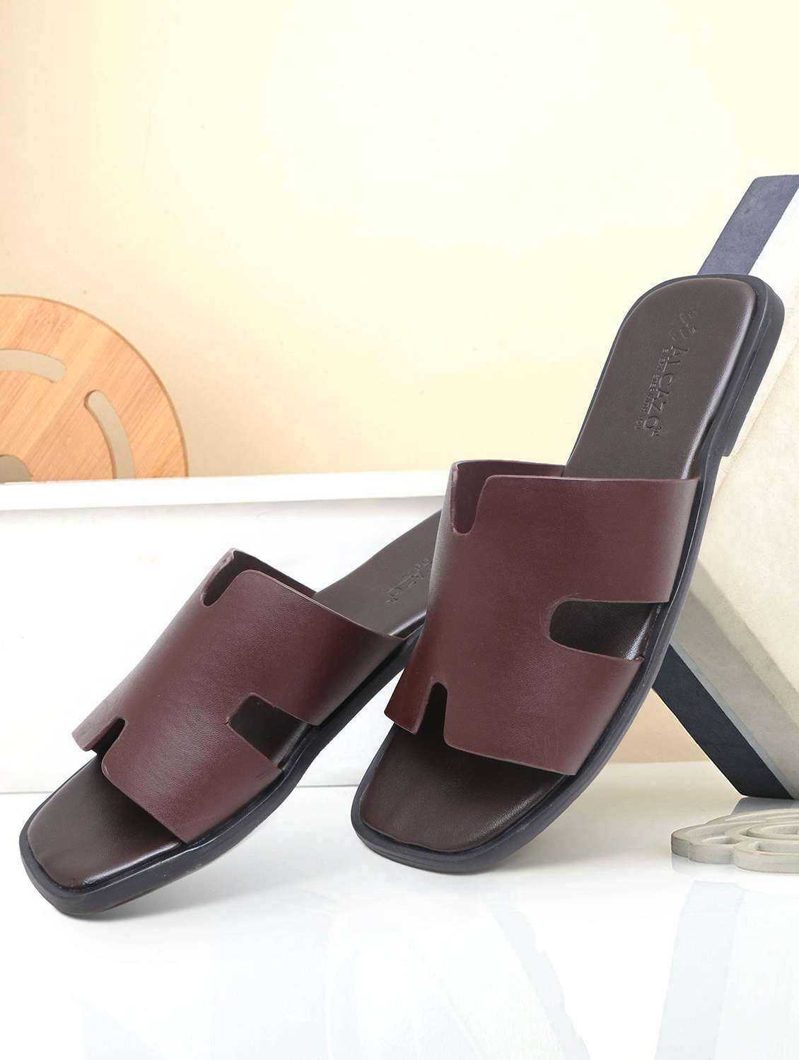 men solid slip on sandal
