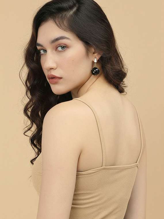 women solid shoulder strap crop top - 22434966 -  Standard Image - 3