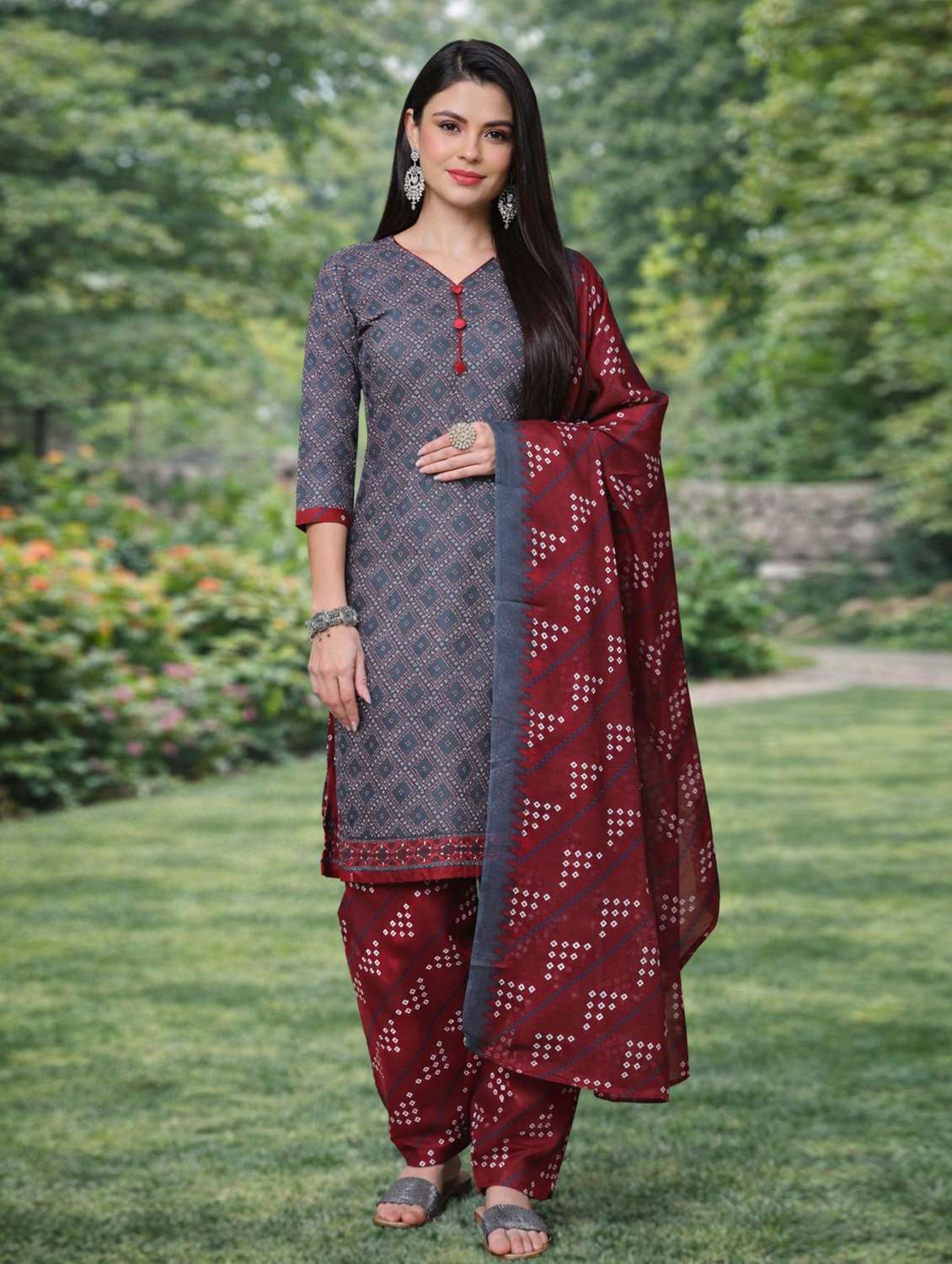 women printed three quarter sleeve kurta salwar with dupatta set