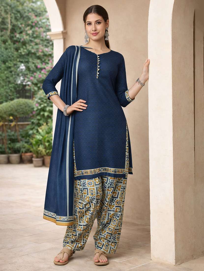 women printed three quarter sleeve kurta salwar with dupatta set