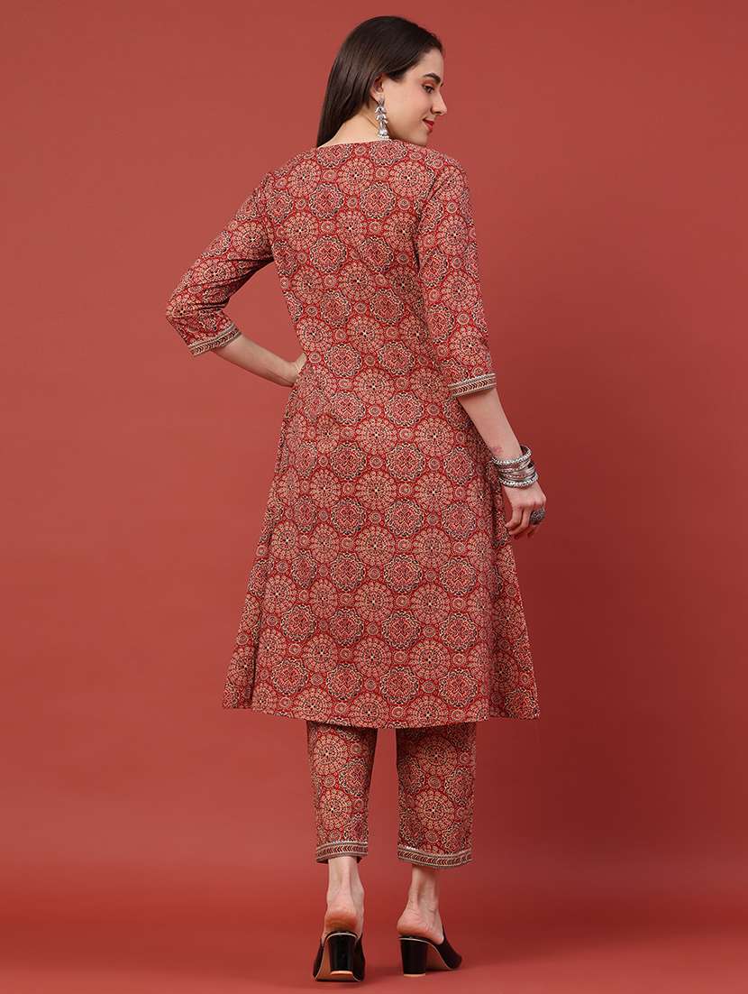 women printed three quarter sleeve kurta pant set - 22439510 -  Standard Image - 3