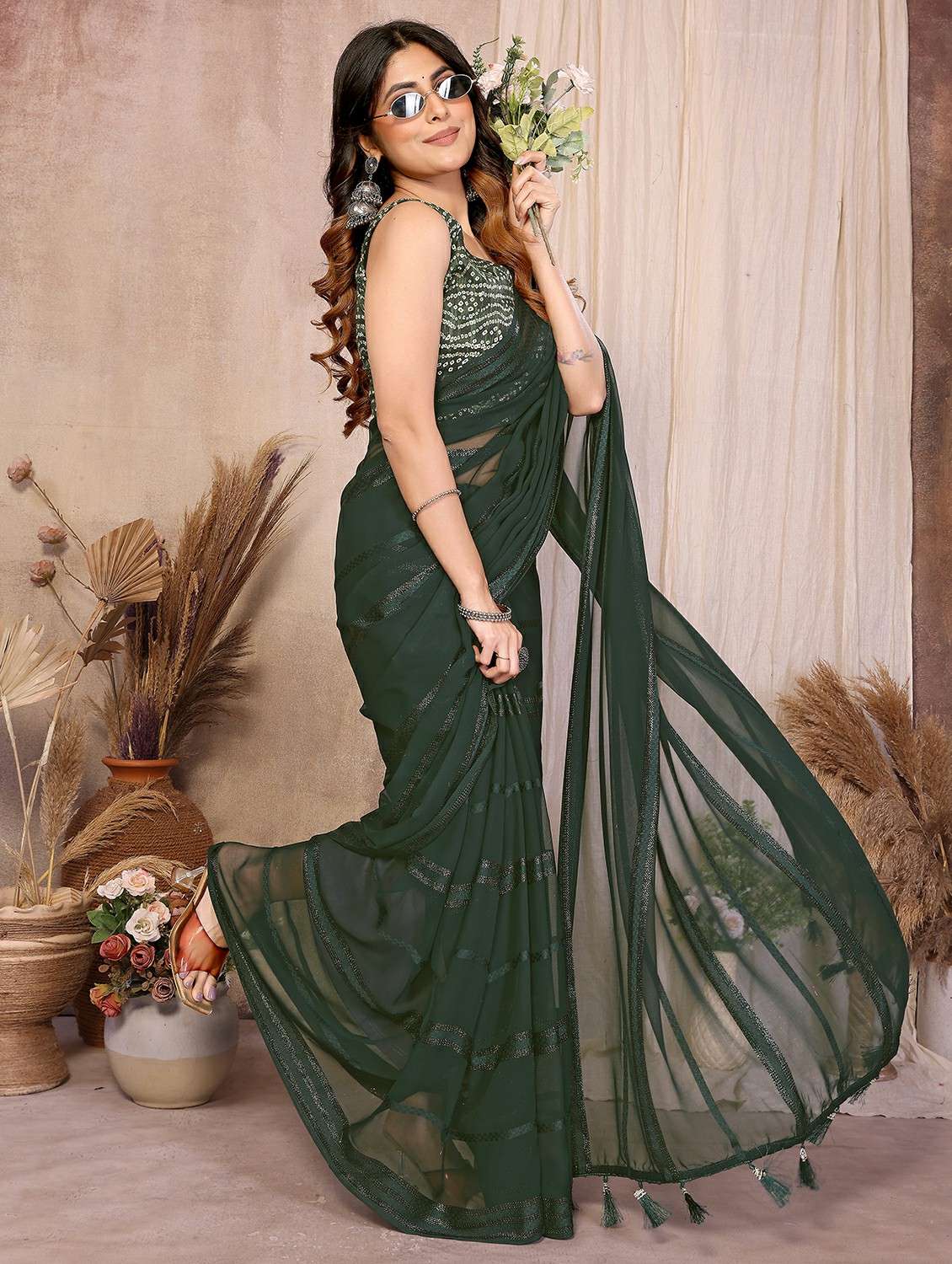 women self design plain saree with blouse - 22439658 -  Standard Image - 3