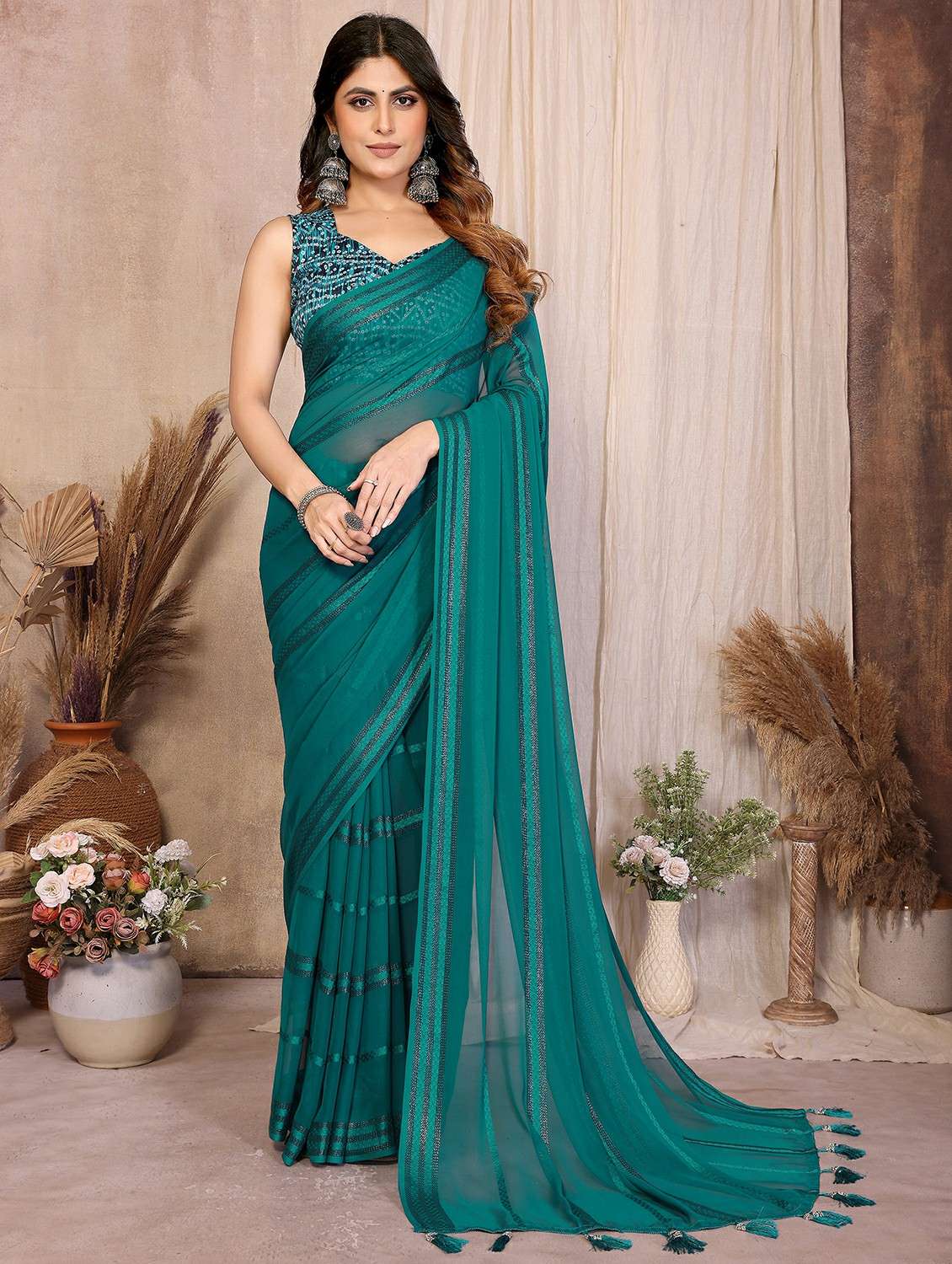 women self design plain saree with blouse