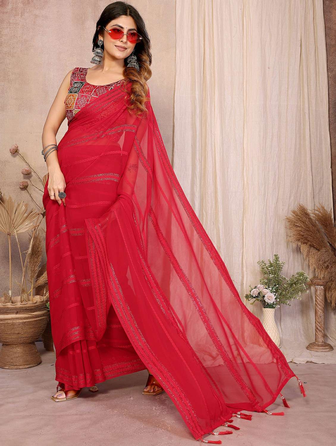 women self design plain saree with blouse - 22439661 -  Standard Image - 3
