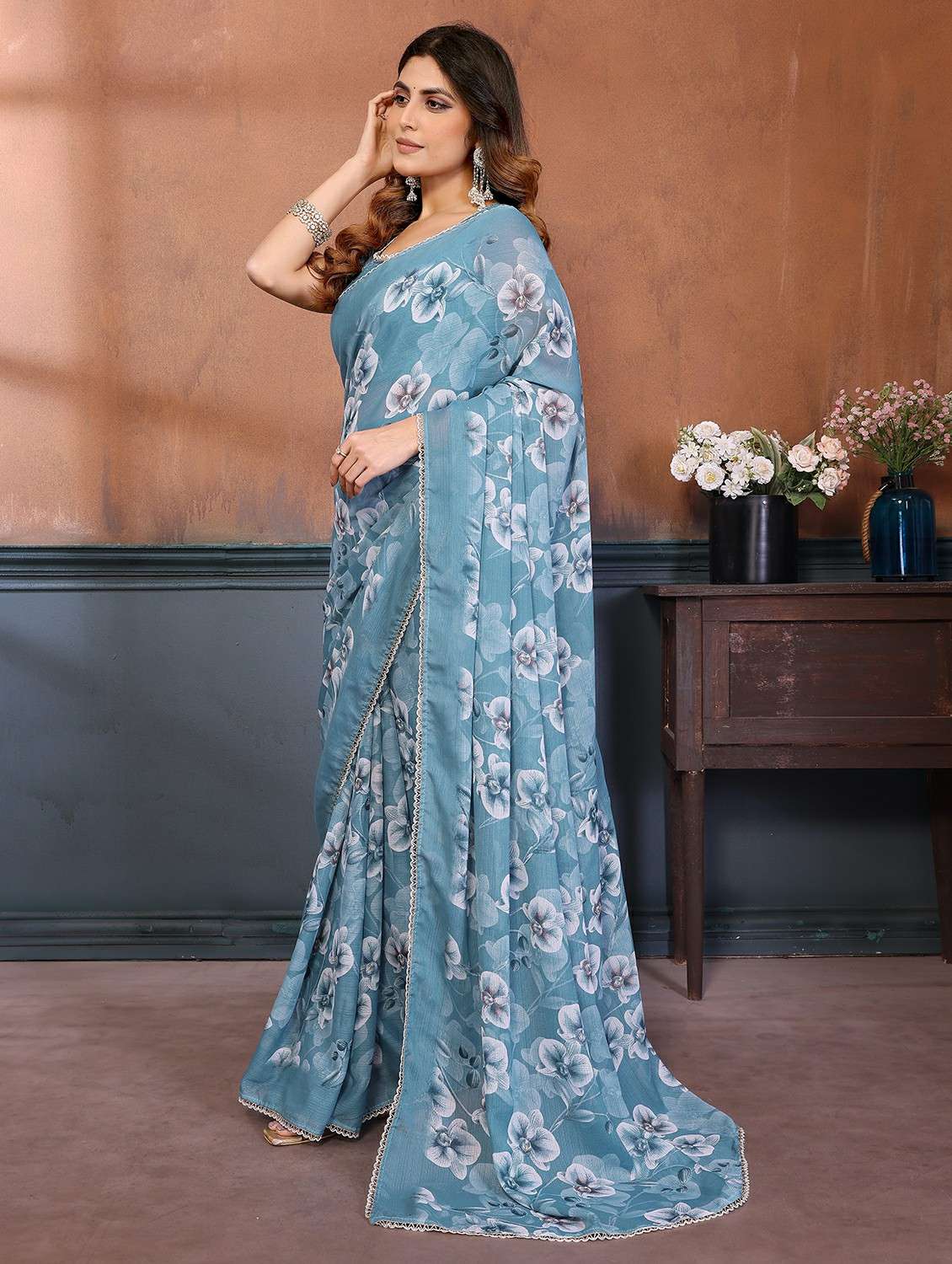 women floral printed saree with blouse - 22439668 -  Standard Image - 3