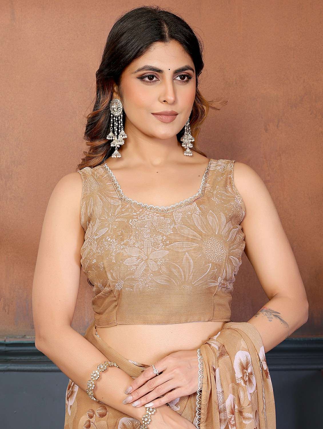 women floral printed saree with blouse - 22439669 -  Standard Image - 5