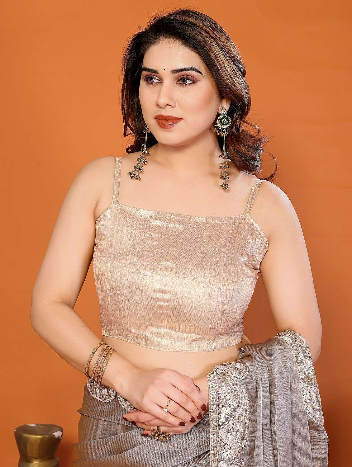 women solid with bordered saree with blouse - 22439670 -  Standard Image - 5