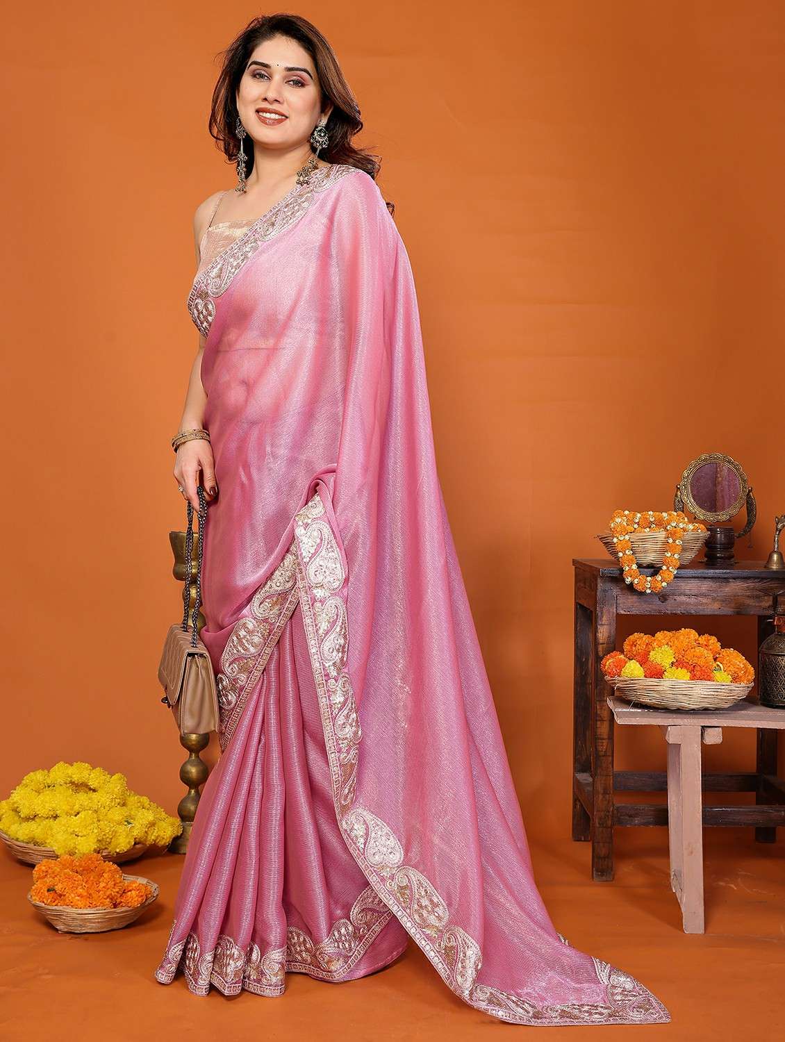 women solid with bordered saree with blouse - 22439672 -  Standard Image - 3