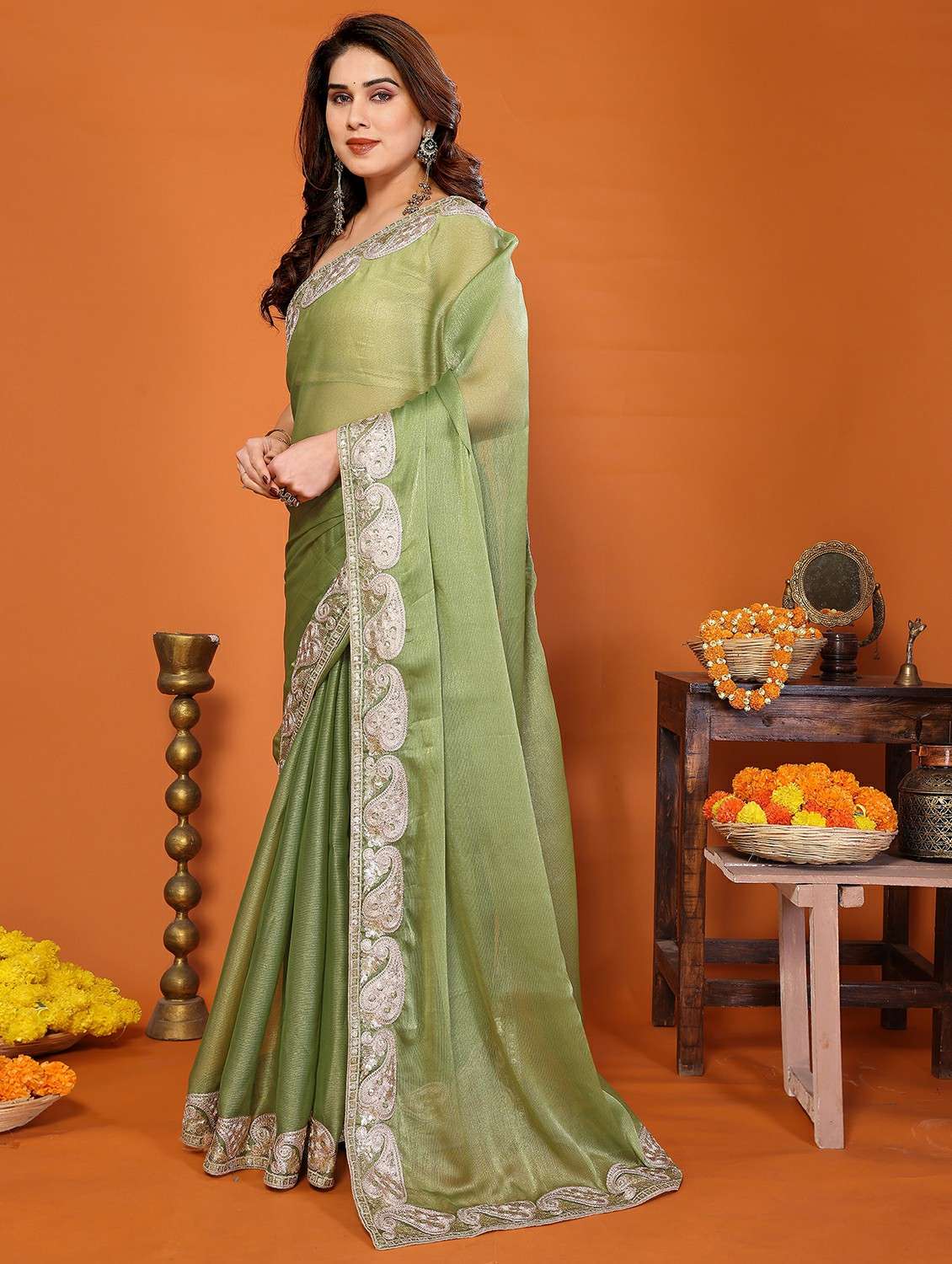 women solid with bordered saree with blouse - 22439673 -  Standard Image - 3
