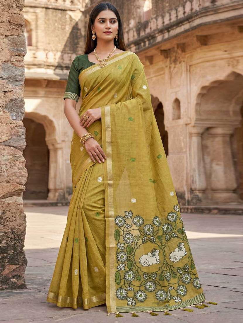 women floral printed saree with blouse