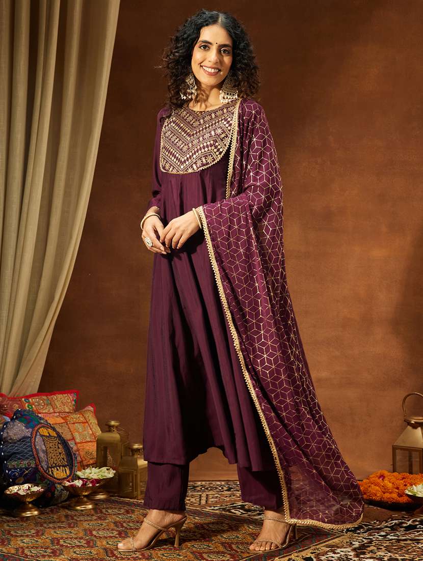 women purple kurta dupatta set - 22439863 -  Standard Image - 3