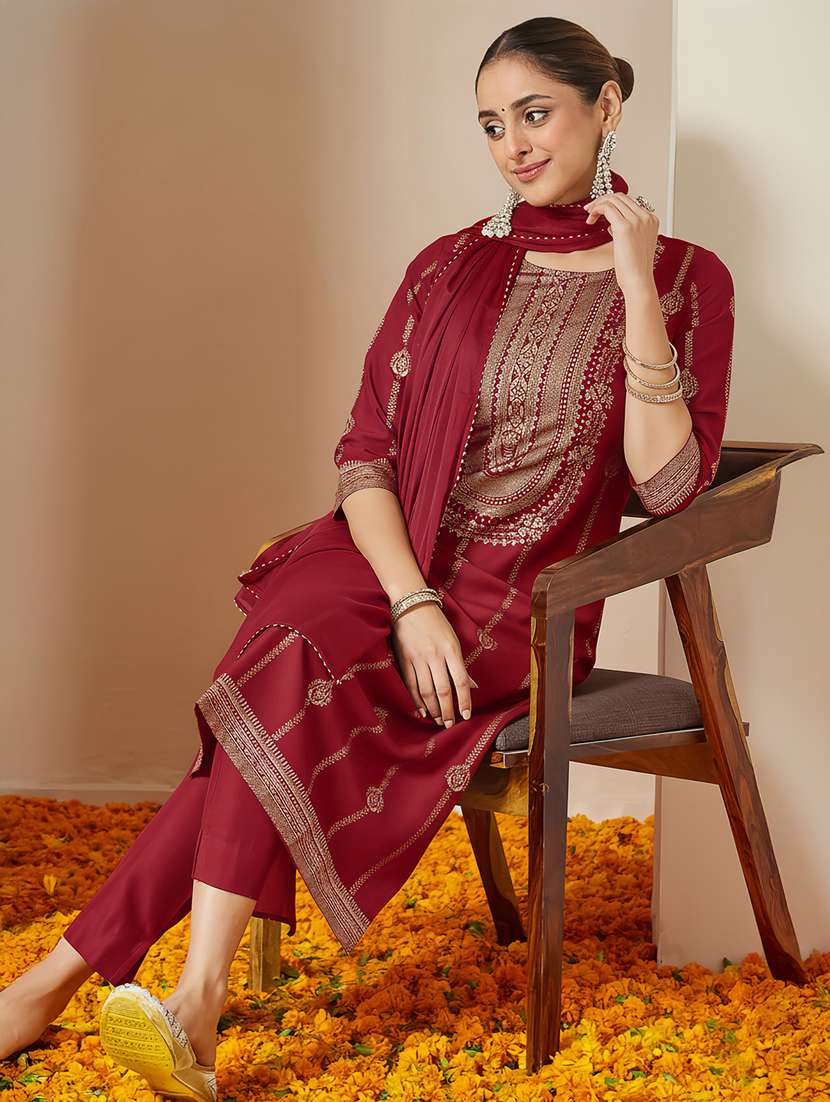 women maroon kurta dupatta set - 22439869 -  Standard Image - 3