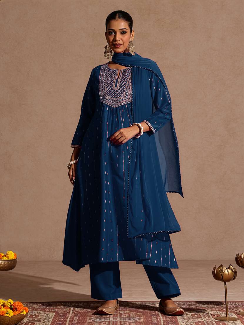 women teal kurta dupatta set
