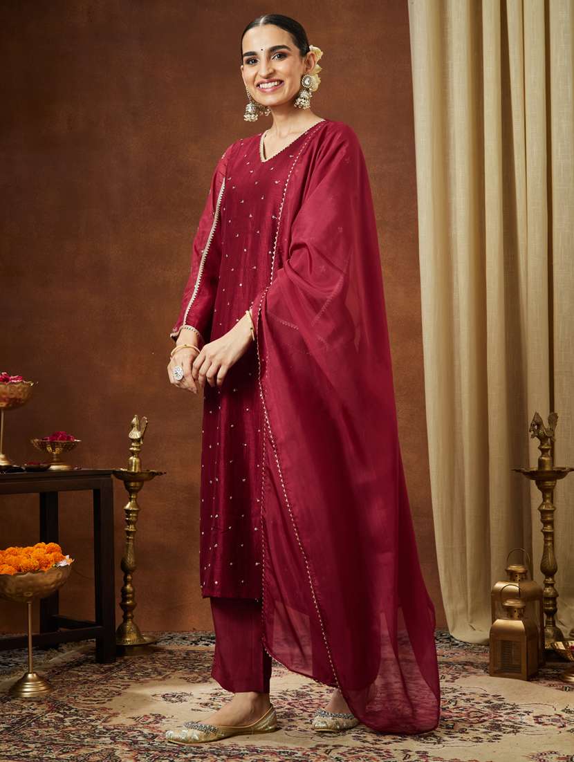 women maroon kurta dupatta set - 22439893 -  Standard Image - 3