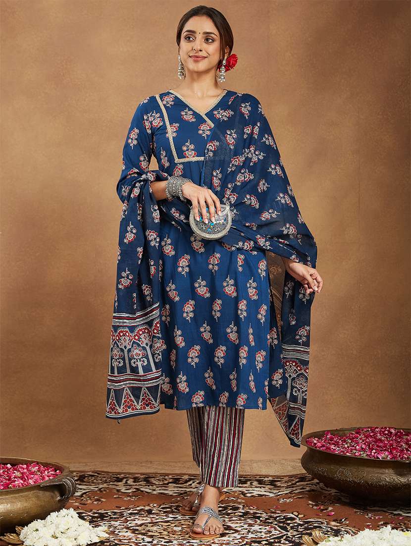 women blue kurta dupatta set