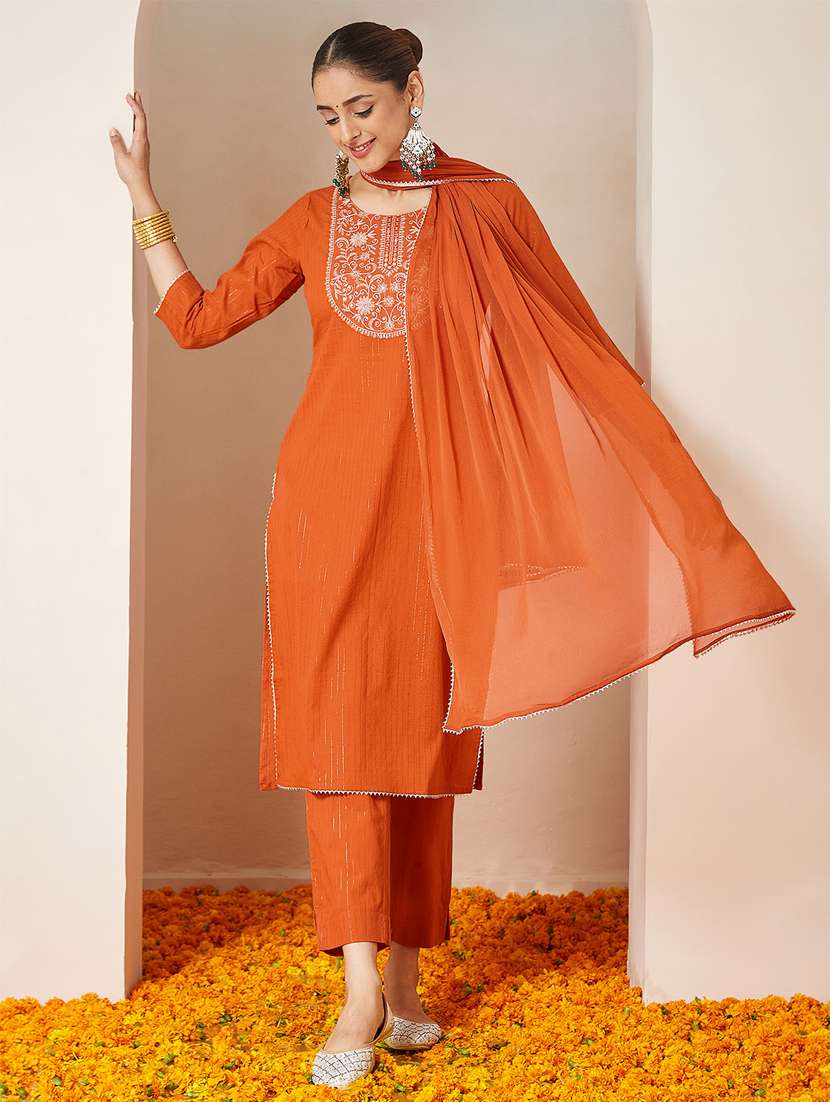 women orange kurta dupatta set - 22439910 -  Standard Image - 3